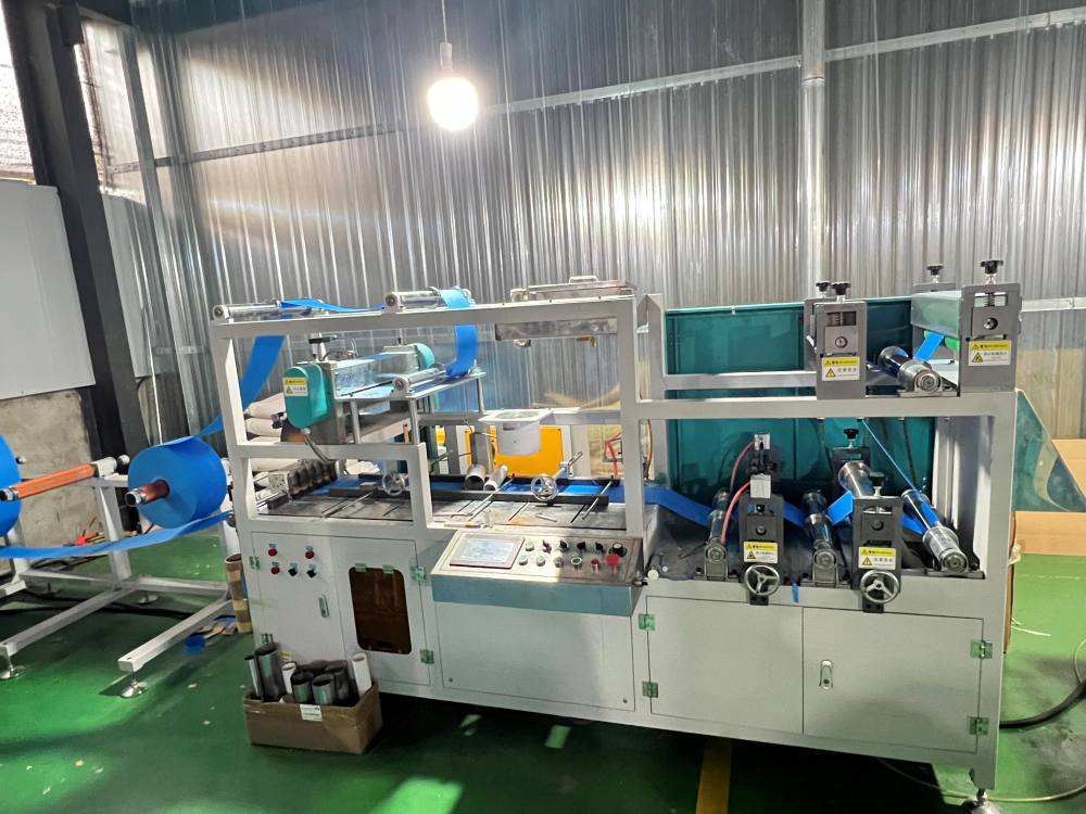 Factory production environment for industrial filter manufacturing